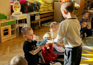 Dzieci świętują urodziny