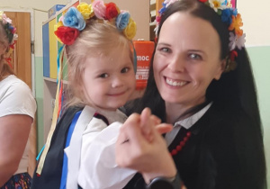 Dziewczynka z panią