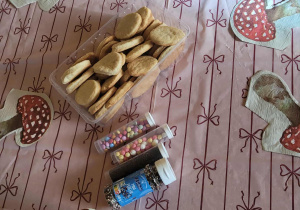 Składniki na jeże z ciasteczek