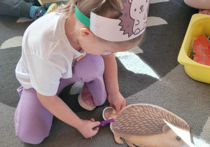 Dzieci segregują elementy