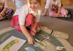 Dzieci segregują elementy