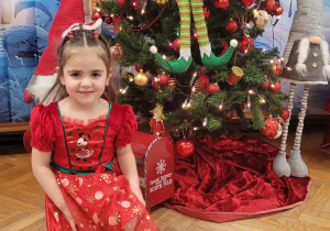 Dzieci wysyłają list do Mikołaja