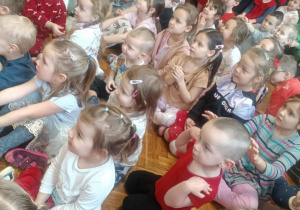 Dzieci się śmieją