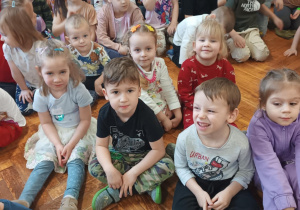 Dzieci się śmieją