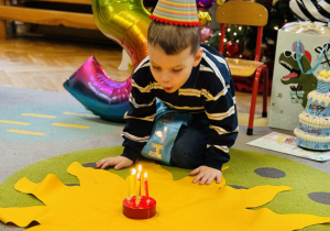 Dzieci świętują urodziny