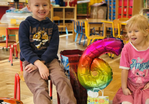 Dzieci świętują urodziny Damiana