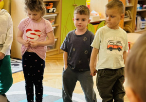 Dzieci świętują urodziny