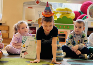 Dzieci świętują urodziny
