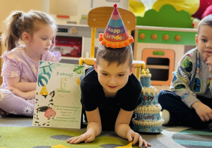 Dzieci świętują urodziny