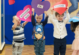 dzieci występują