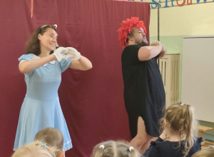Teatr "Alicja w Krainie Czarów"