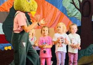 przedstawienie teatrealne